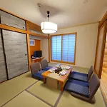 Yadoya Uguisu